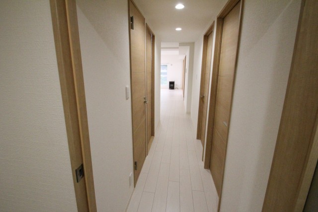 ホール(新リラハイツ)